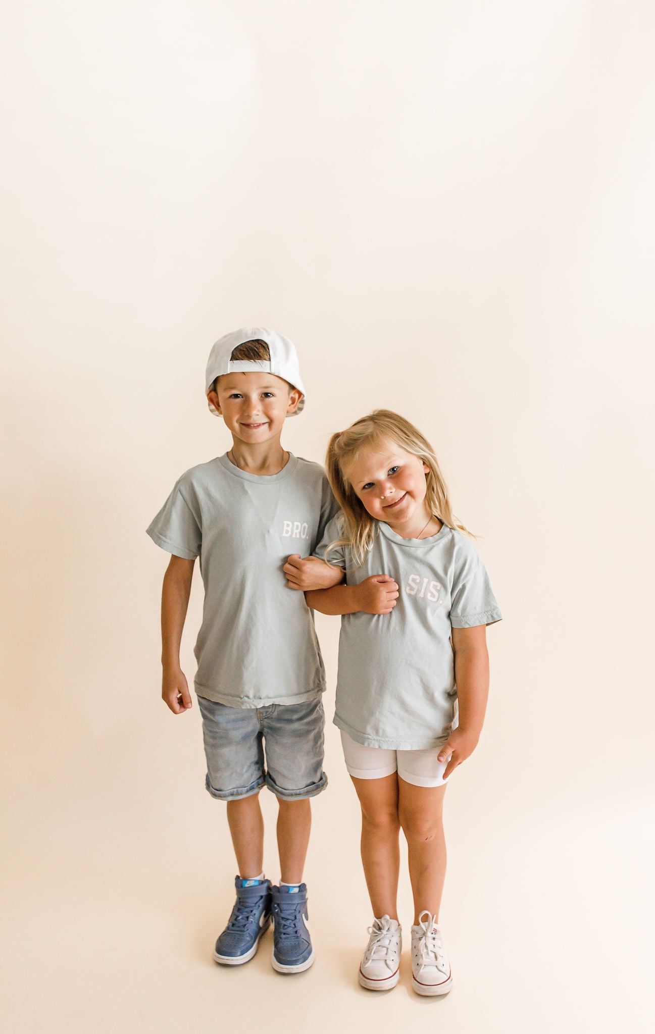 SIS. Kid Tee