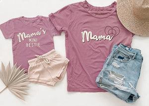 MAMA'S MINI BESTIE tee ☮︎♡